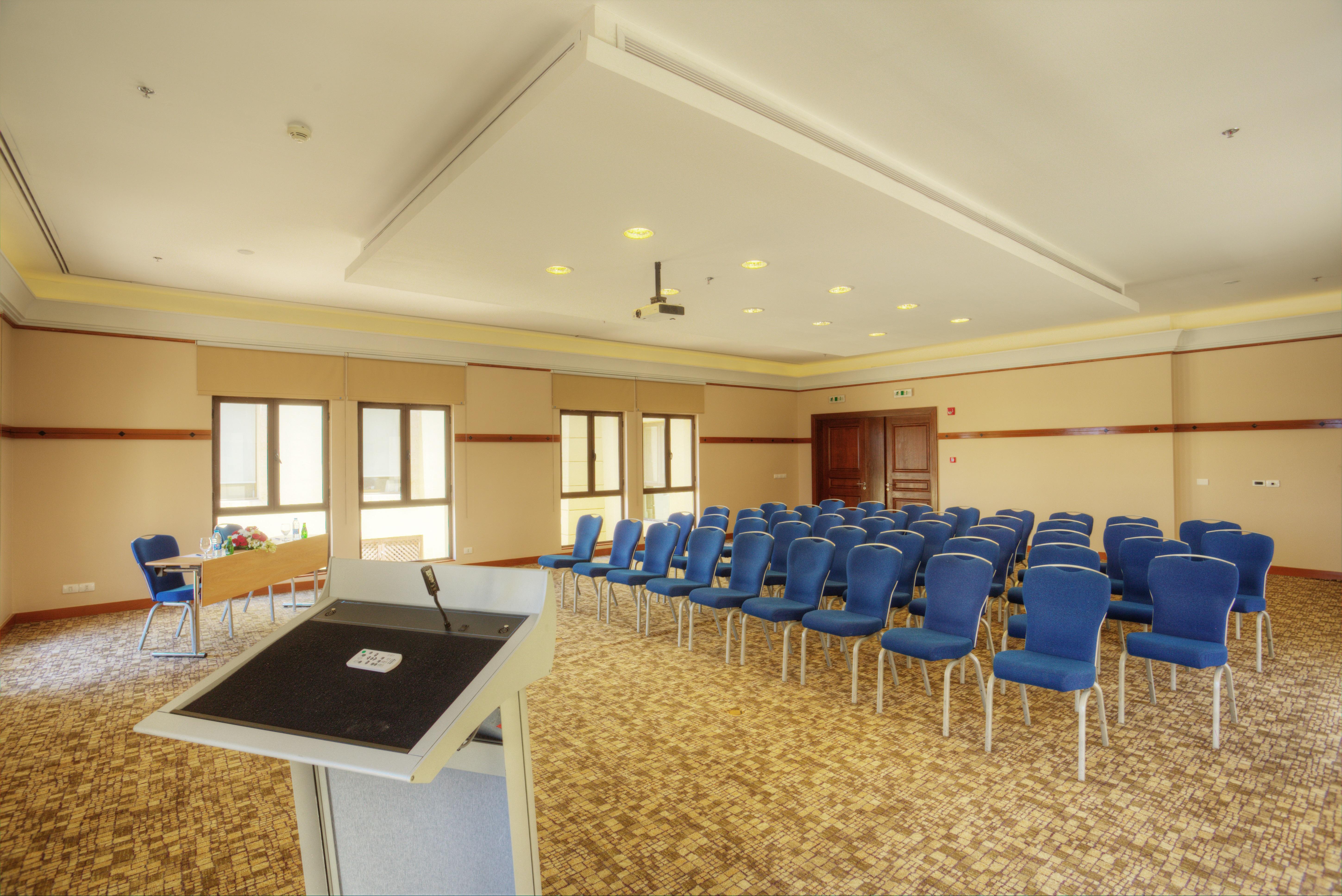 Курортный комплекс Grand Tala Bay 5*